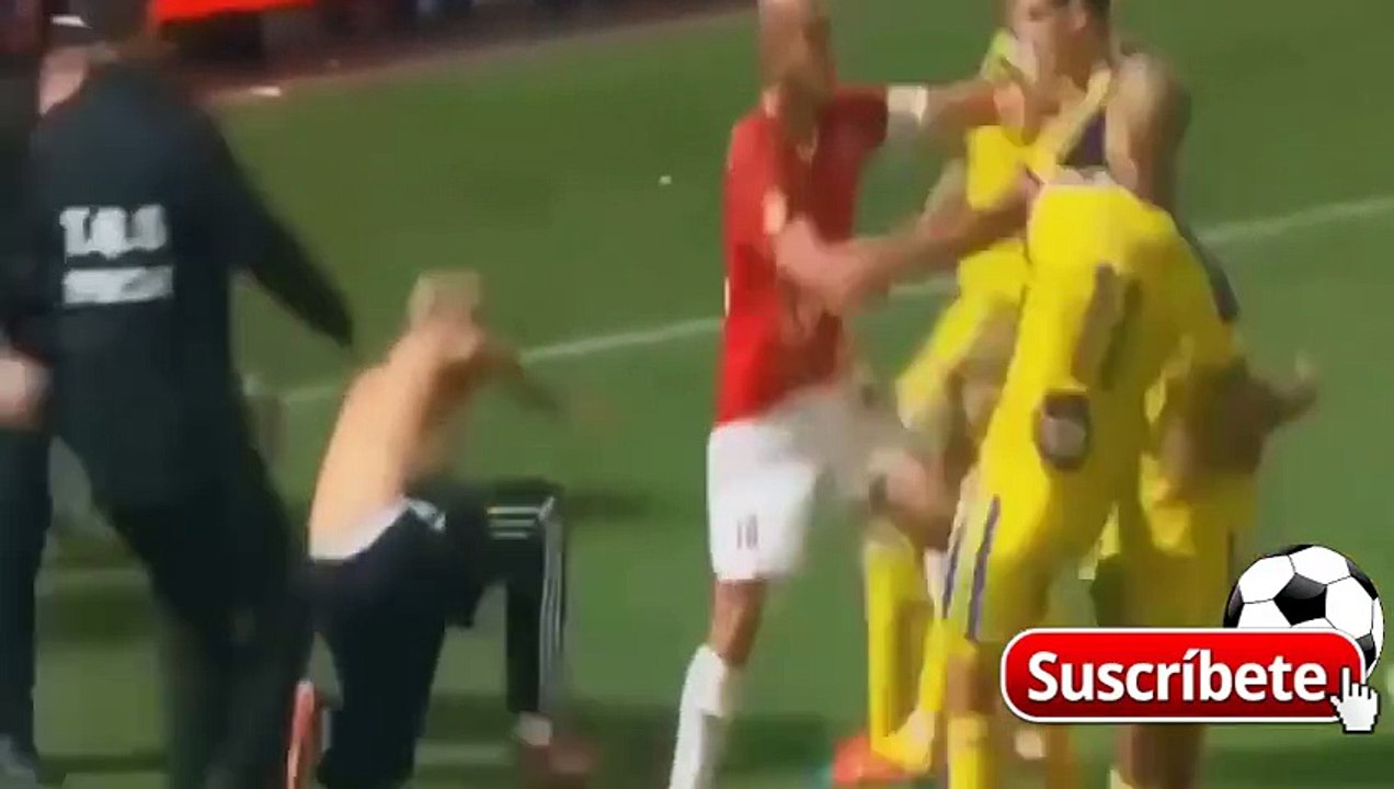FUNNY MOMENTS IN FOOTBALL - FUNNY VIDEOS - PRANKS - 2015-2016
