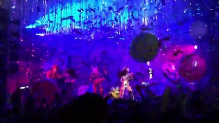 miley cyrus love money party