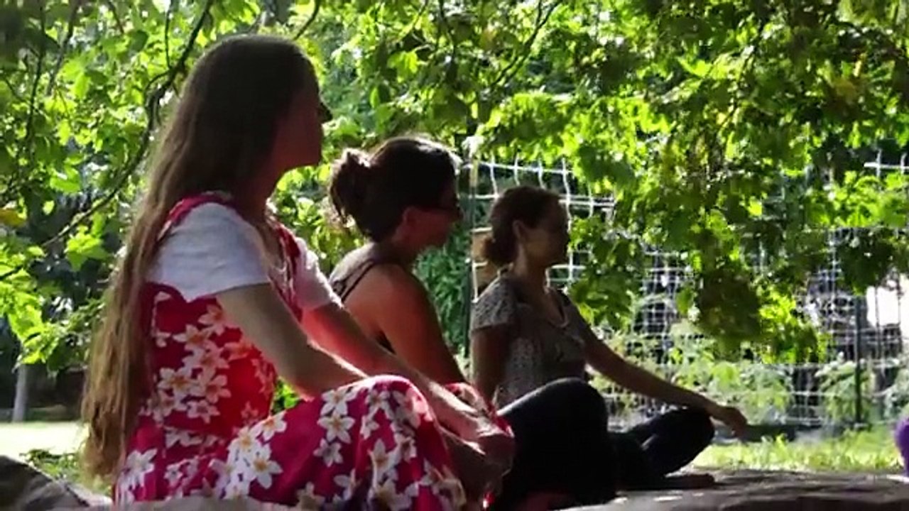 Kauai retreats-yoga, meditation, raw food. Health and spiritual training.