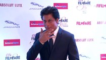 Raees Movie Star Shah Rukh Khan at the Absolut Elyx Filmfare Glamour & Style Awards 2015 - Bollywood News & Gossips