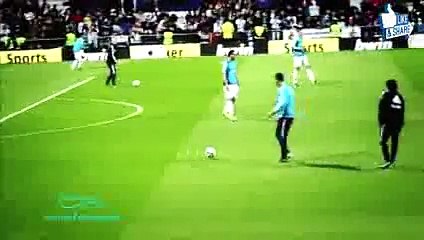 Cristiano Ronaldo vs Lionel Messi - Amazing Freestyle Football Tricks