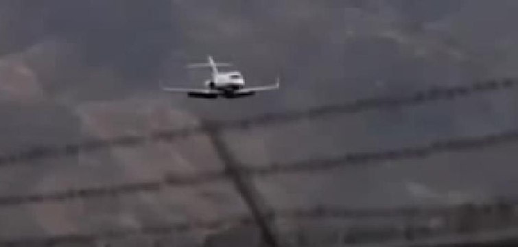 Havada korku dolu anlar, uçağın iniş takımları açılmadı