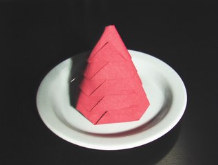 Pliage serviette sapin de noël