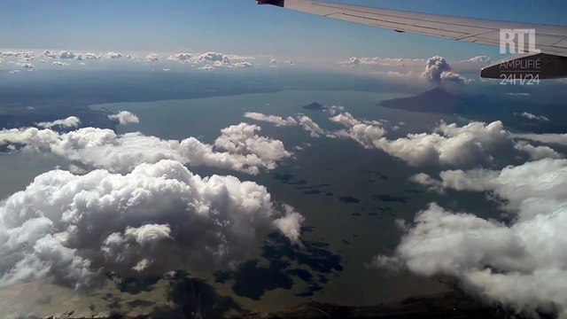 Éruption du volcan Momotombo au Nicaragua