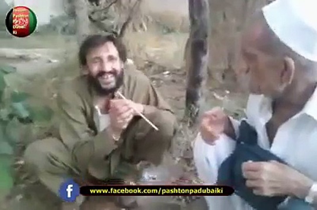 Pashto funny interview by pathan - halaka chrsyan di