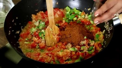 Mumbai Pav Bhaji - Recipe by Archana - Easy to make Spicy Vegetarian Street Food in Marathi