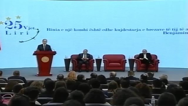 8 Dhjetori , Nishani thirrje të rinjve: Guxoni të rizgjoni shpresë