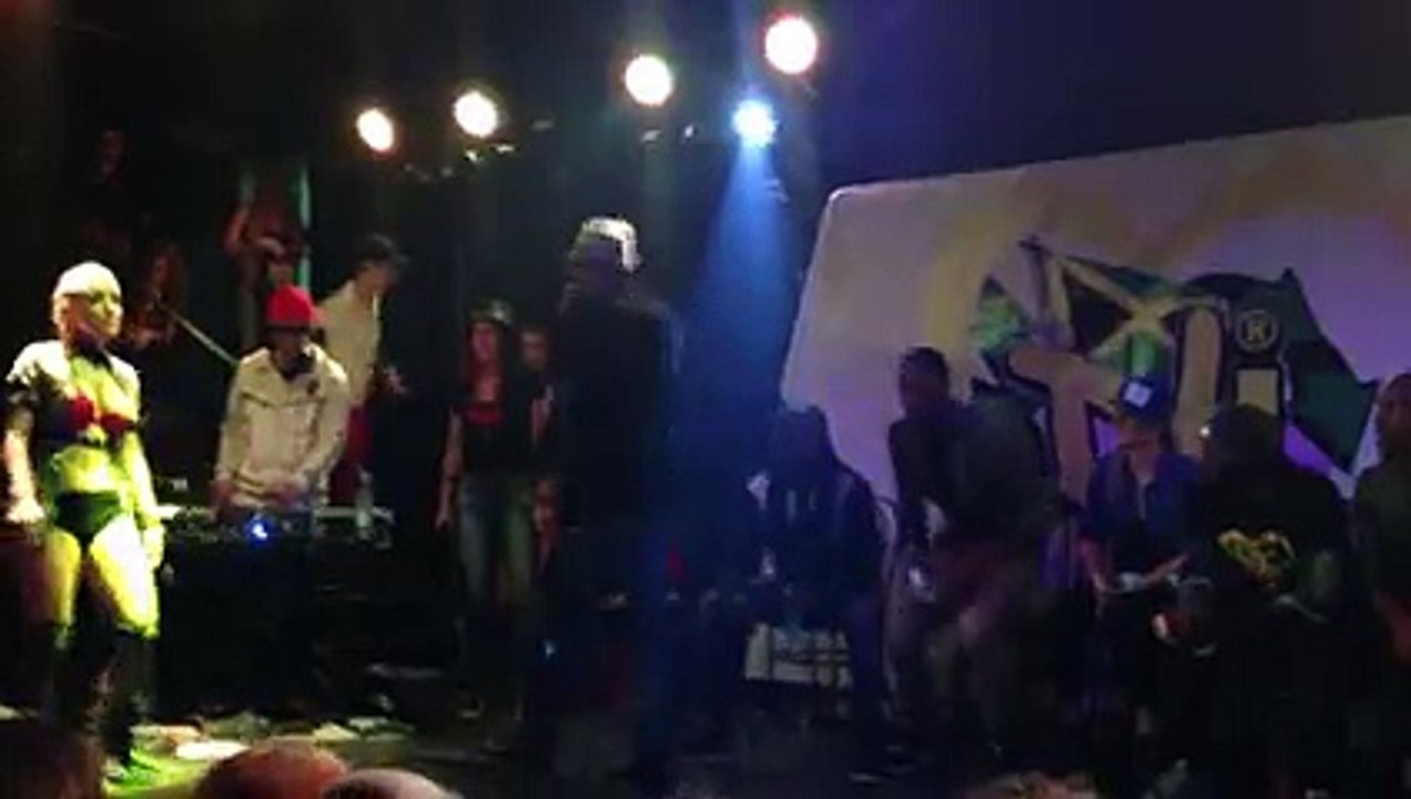 BOOTY Dance battle DHQ Fraules winner - DANCEHALL INTERNATIONAL Moscow 2013