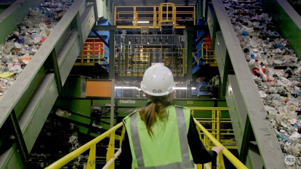 Ars tours the Sims Municipal Recycling facility in Brooklyn, NY