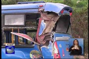 Bus se estrelló contra camión de basura