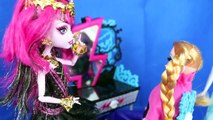 Frozen Disney Elsa & Anna Barbie Doll Makeover by SPOOKY Monster High Draculaura