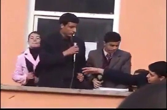 Çok komik Liselilerden Yeşilçam komik taklit :)