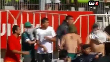 Holiganlar çatıştı, maç iptal oldu!