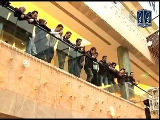 دنیا کا سب سے طویل قامت انسان اور دنیا کا سب سے چھوٹے قد کا انسان ایک ساتھ ۔۔۔۔۔