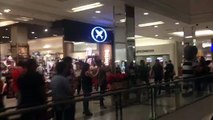 Grupo leva Pixuleco para protesto contra PT e Dilma em shopping de BH