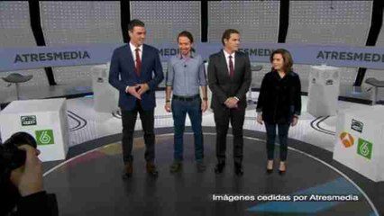 Los protagonistas del debate a cuatro, juntos en el plató