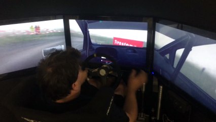 Un vrai pilote de rally explose le meilleur score d'un jeu vidéo au premier essai !