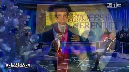 Brevissimo intervento di Flavio Insinna all"Arena di Giletti su Rai 1, durante l'intervista a Leonardo Pieraccion