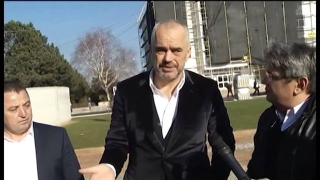 KRYEMINISTRI RAMA NE KUKES PREMTON RRITJEN E INVESTIMEVE NE INFRASTRUKTURE LAJM