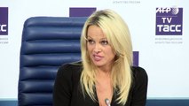 Pamela Anderson visits Kremlin to lobby for animal protection