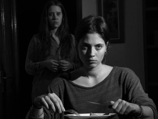Piel suave, ojos violentos (Trailer) Lesbian Short Film LGTB.