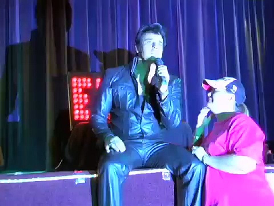 Terry Padgett sings 'Memories' at Elvis Day 2009 (video)