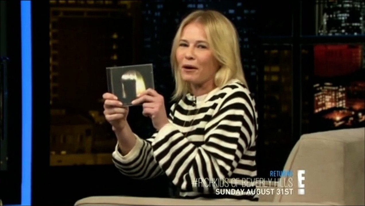 SIA - Interview + Chandelier live 'Chelsea Lately' (2014)