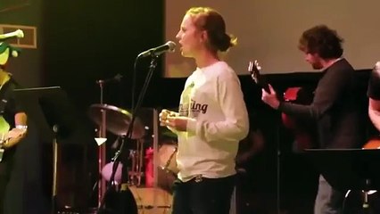 awkward girls singing in church