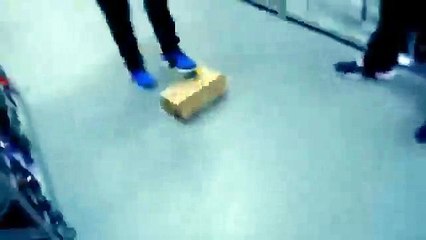 Продавцы обуви 80-го уровня