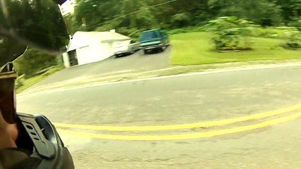 Double chute pendant une balade à moto