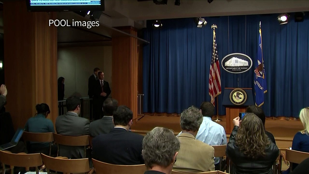 US opens federal probe into Chicago police after black teen shot
