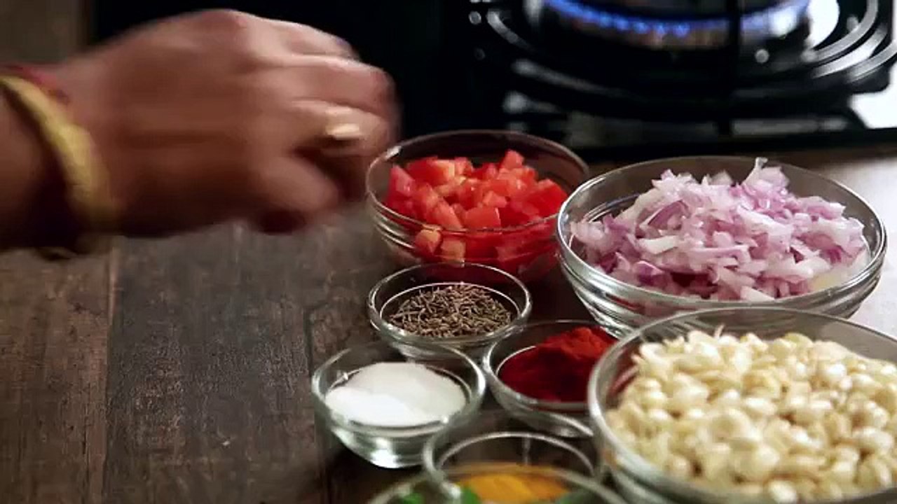 Valachi   Dalimbi Usal - Traditional Maharashtrian Recipe by Archana - Healthy Sprouts in Marathi