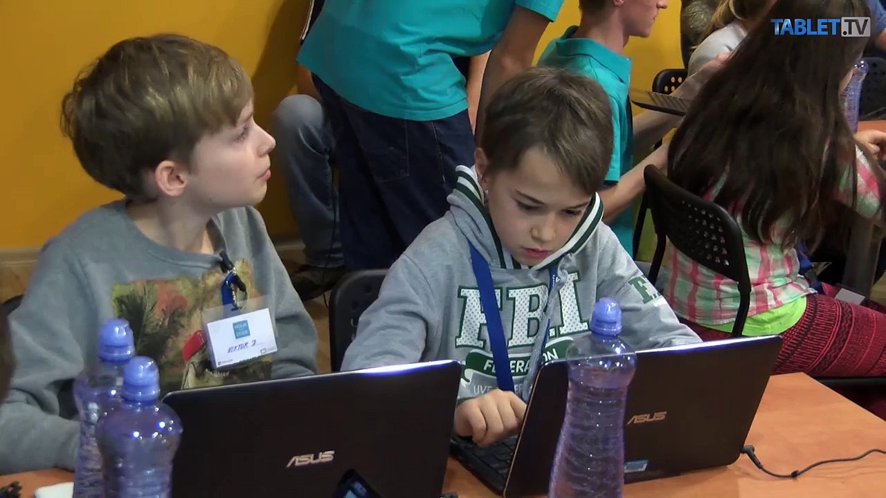 Súboj kamzíka a orla, vtipy z Adele a Sophie s nákladiakom 