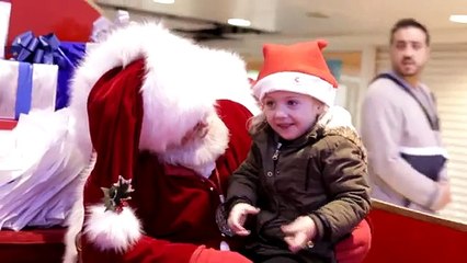 Adorable, ce que fit ce père Noël quand on lui parla de l'handicap de cette fillette