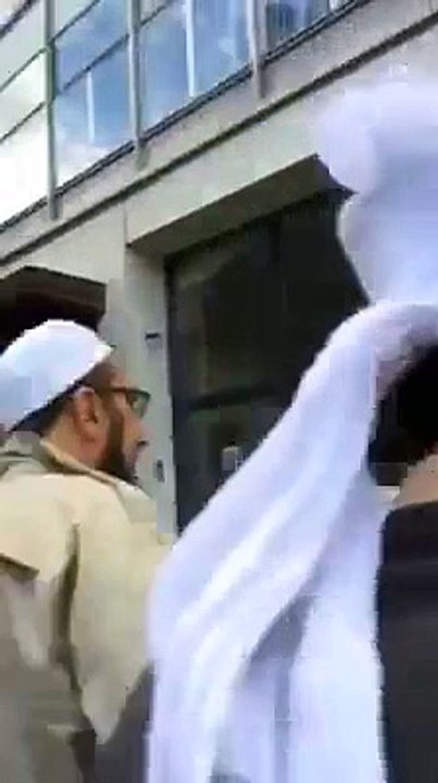 Maulana Tariq Jameel with son Maulana Yousaf Jameel