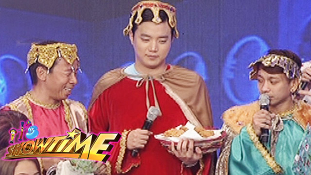 It's Showtime ToMiho: Three kings' gifts for Aimi