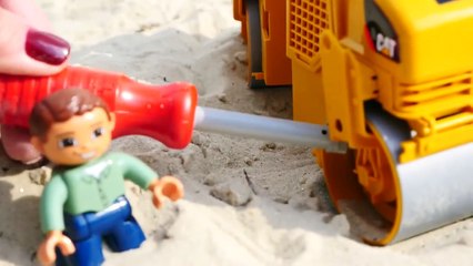 Çizgi film Plajda oyuncak silindir kum eziyor. Günün sorusu CAT anlamı nedir?
