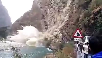 Landslide at Manali Chandigarh Highway