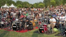 1000 musiciens jouent ensemble Learn to Fly des Foo Fighters