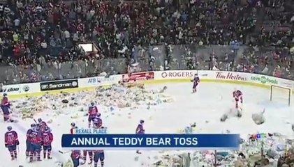 Des milliers d'ours en peluche lancés lors de matchs de hockey