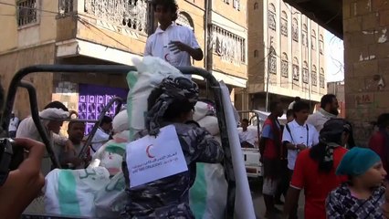 Le Croissant-Rouge émirati vient en aide aux Yéménites de Taëz