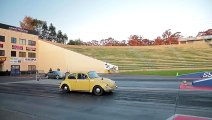 Volkswagen Beetle de 1974 vs Porsche 911