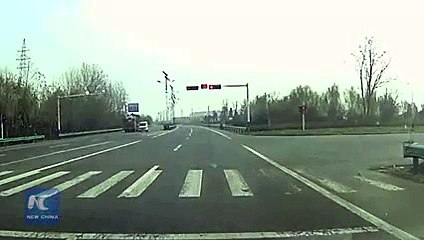 Driver killed as steel beams slam through cab dashcam video  2015