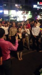 Đa Cấp Hành động bất chấp khó khăn tại phố đi bộ Nguyễn Huệ