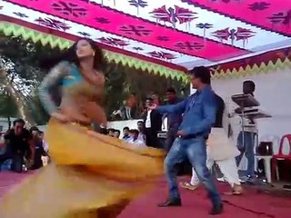 হট সেক্সি নাচ ।নাচতে নাচতে কাপড় উধাও