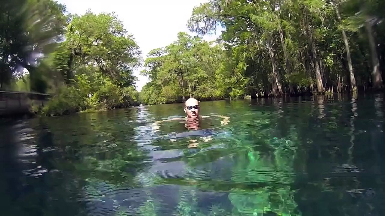 Underwater bubble rings - how to make it?