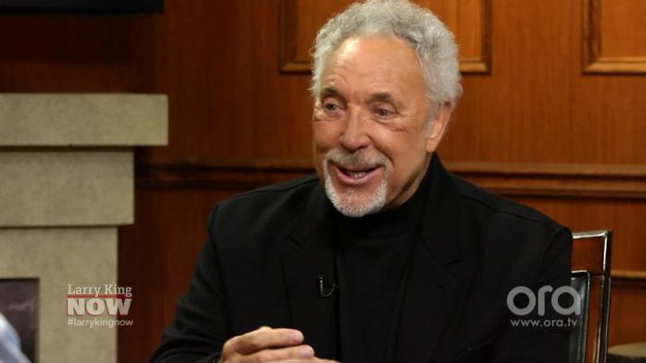 Tom Jones: Underwear Throwing Became A "Problem"