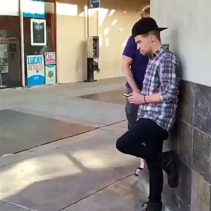 PET GORILLA PRANK