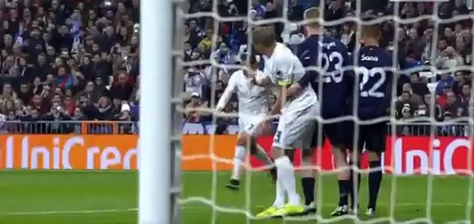 Cristiano Ronaldo Amazing Free Kick Goal - Real Madrid 3- 0 Malmo FF