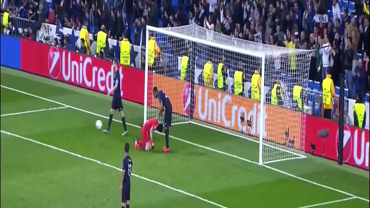 Cristiano Ronaldo Amazing Free Kick - Real Madrid vs Malmo FF - 08_12_15 [Champions League][HD]